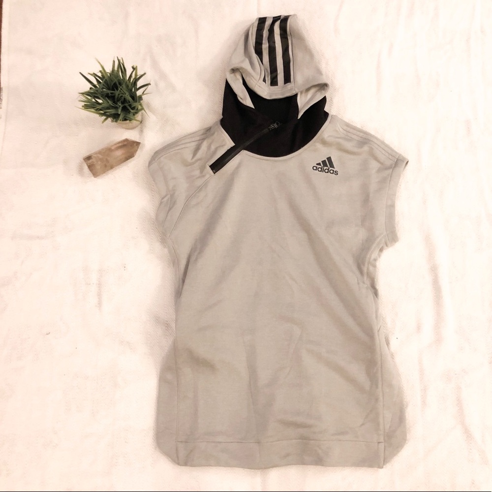 Adidas top
